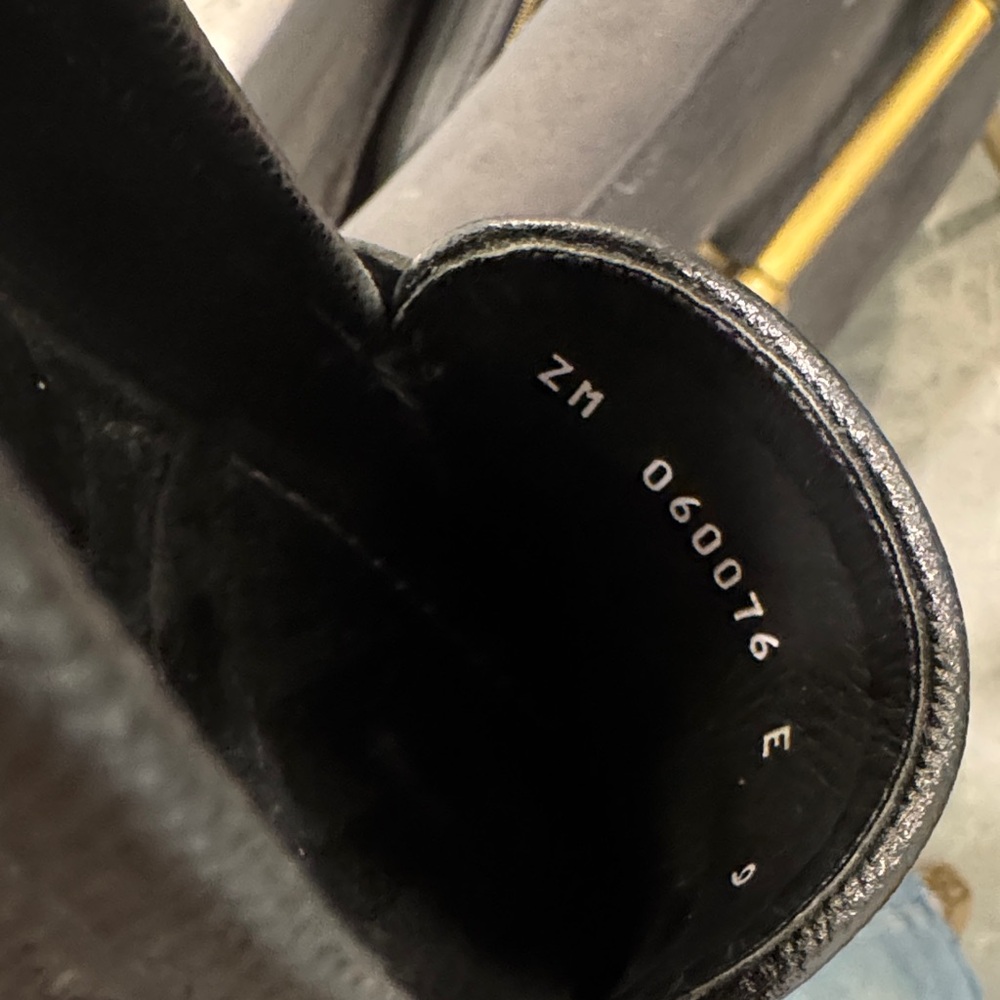 Salvatore Ferragamo Black Textured Loafers - Picture 8 of 11